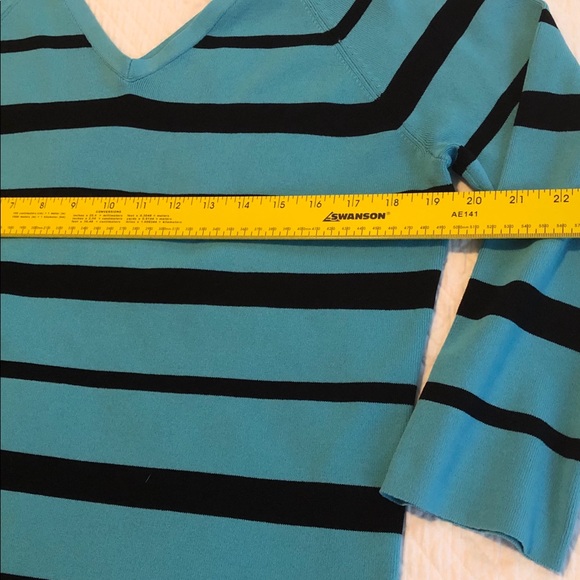 Apostrophe V Neck Black and Blue striped  Size XL. - Picture 7 of 8